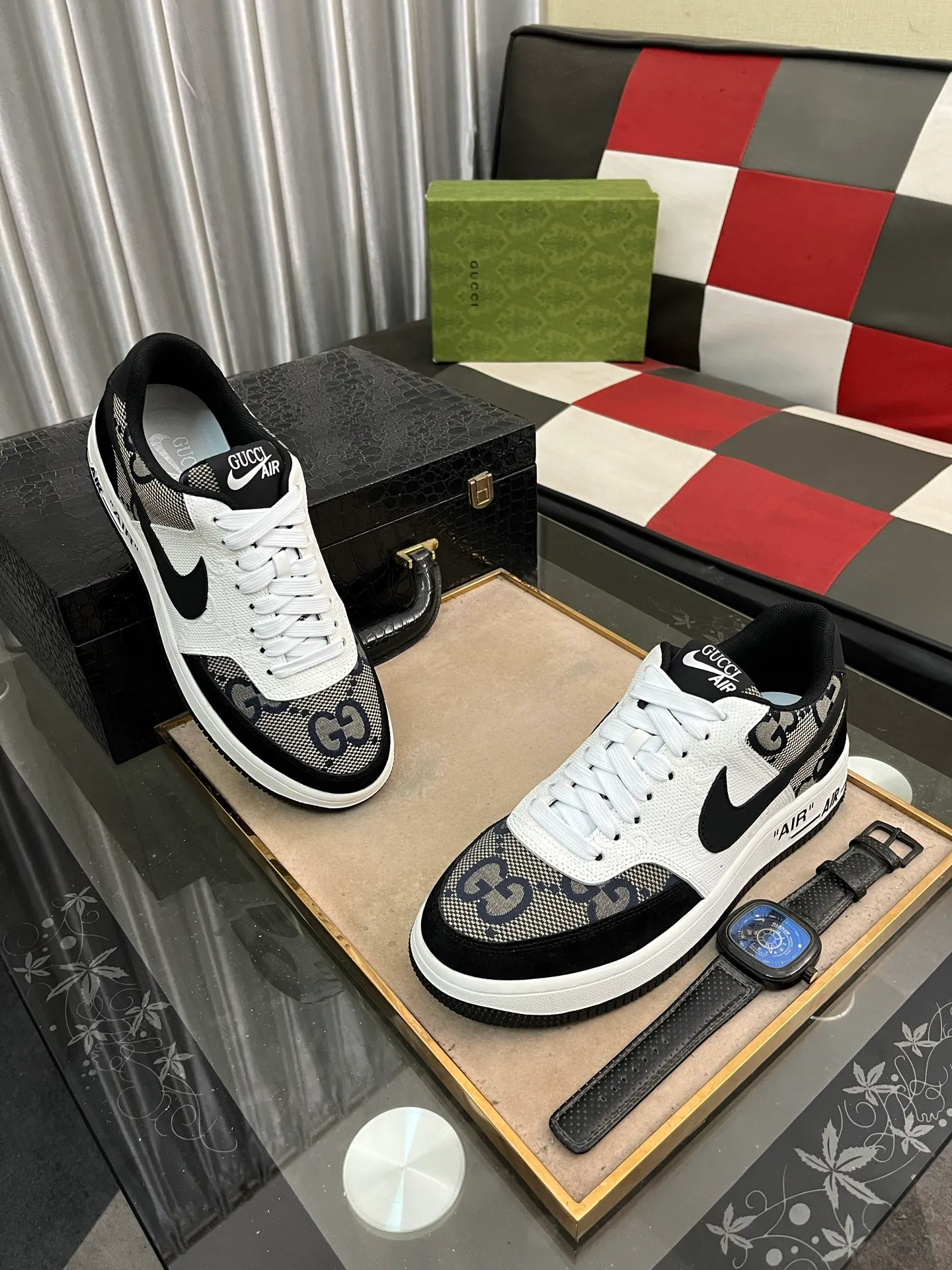 Men's Men's Shoes💰440⌚️⌚️【GUCCI】Gucci men's latest white shoe series casual shoes! The official website is built 1:1. Upper: Made of imported cowhide, with electric embroidery ➕Inner lining: Made of high-quality first-layer pigskin, soft and comfortable. Picky material selection and exquisite workmanship give you the best enjoyment. Size: 38-44 yards, 3️⃣ colors available.